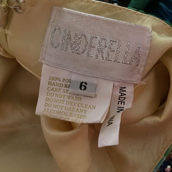 Prom dress Cinderella in size 6 - Picture 11 of 13